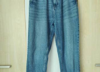 Jeansy mom na gumce Sinsay