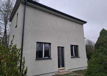 Dom 100 z działką 1300 i tarasem 40 m2.Stan surowy zamknięty.