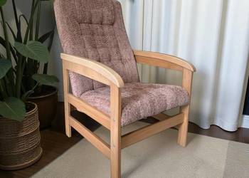 Klasyczny pikowany fotel wypoczynkowy na stelażu Ludwik, różne kolory