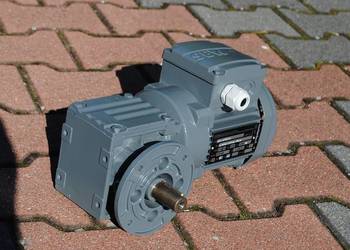 Motoreduktor kątowy 0.25kw. 33obr./min. FIRMY SEW