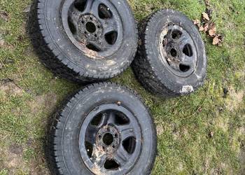 Sprzedam 3 opony zimowe BARUM 225/70 R15C wraz z felgami