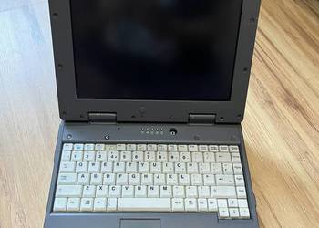 Zabytkowy laptop Itronix GoBook Pentium III