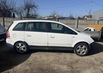 Lampa zderzak drzwi kołpaki Opel Zafira B