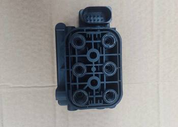 Blok zaworowy airmatic A2513200058 W22 Lift