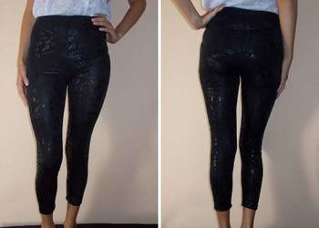Czarne legginsy z napisami XS 34  getry napisy