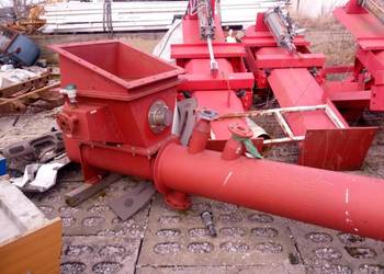 PODAJNIK SLIMAKOWY Z PŁASZCZEM WODNO PAROWYM I MIESZADŁEM WSTEPNYM