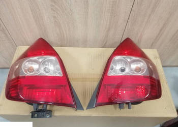 Honda Jazz 2005 lift lampa tył prawa lewa