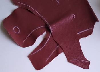 Skóra (235 g) Licowa Włoska 2 Duże kawałki Czerwony "krwisty"