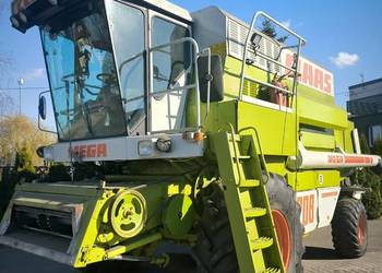Kombajny zbożowy CLAAS MEGA 208 dominator