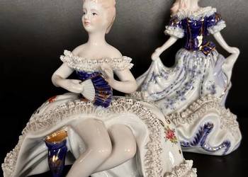 Komplet porcelanowych figurek dam dworu