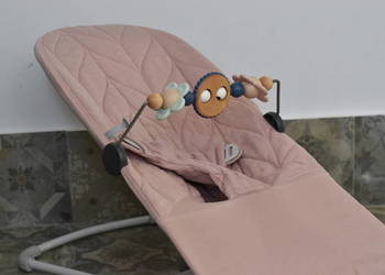 BABYBJORN LEŻACZEK DO 13 KG COTTON PETAL QUILT PINK różowy
