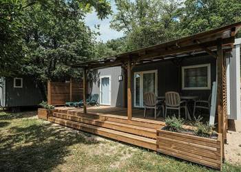 Zadaszenie domku holenderskiego lub przyczepy kampingowej z tarasem lub bez