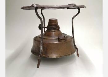 Zabytkowa kuchenka na naftę , mosiężna