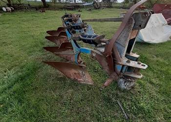 Pługi Overum 4 skibowy