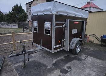 Przyczepa do przewozu zwierząt Kucy, Alpak, Owiec 1400 kg DMC