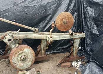 Pług 3 skibowy z kolczatką