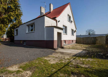 Lokal użytkowy z ogrodem i miejscami postojowymi