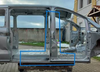 Mercedes EQV w447 V-klasa próg słupek prawy środkowy b oryg