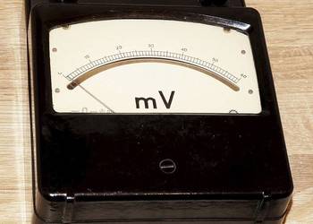 Miernik laboratoryjny miliwoltomierz analogowy 60 mV kl. 0.5 ETA TLEM-2 PRL