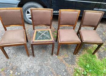 stare krzesła na sprezynach jak z Prl