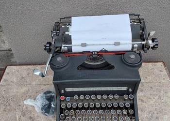 Stara maszyna do pisania Olivetti M 40/3 gabinetowa lata 40