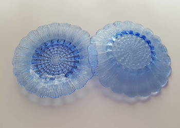 Zestaw: 2x talerzyk wzór Cora (16,8 cm), talerzyki, kolorowe szkło PRL