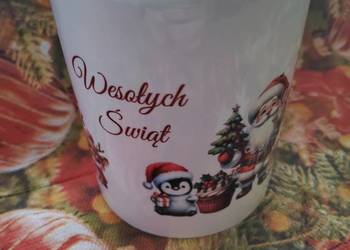 Kubek świąteczny z napisem wesołych świąt