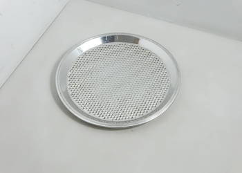 Metalowa taca / półmisek z tłoczeniem – okrągła, średnica 29,5 cm