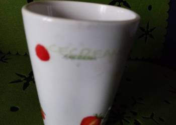 Kubek w  truskawki Nowy  niemiecki