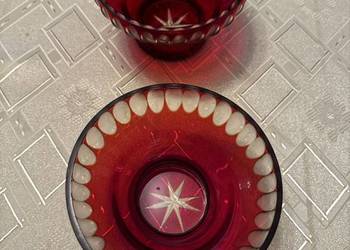 Sprzedam 2 miseczki kryszlalowe w odcieniu czerwieni