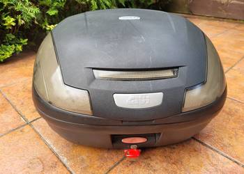 KUFER GIVI SIMPLY III E470 z oparciem pasazera i plyta montazowa