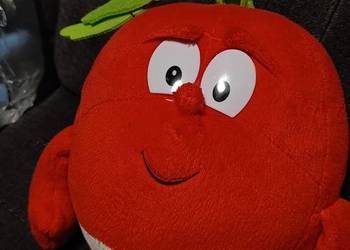 maskotka to pluszowa rzodkiewka z serii "Gang Świeżaków" (Goodness Gang).