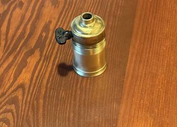 Stara oprawka mosiężna z wyłącznikiem E27