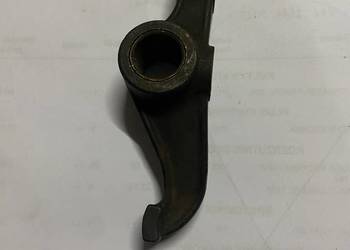 DŹWIGIENKA ZAWORU PRAWA T-25 D37M1007210A2
