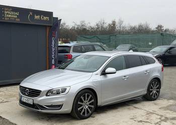 Volvo V60 2.4 Diesel / Hybrid / Automat / Skóra / Navi / Hak / Xenon / 4x4