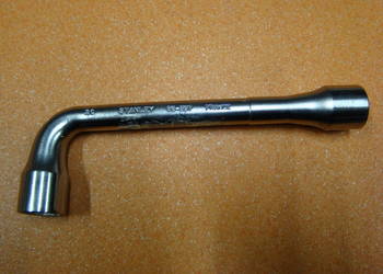 Klucz STANLEY fajkowy - przebity 6x12 M20 Ref.1-86-697