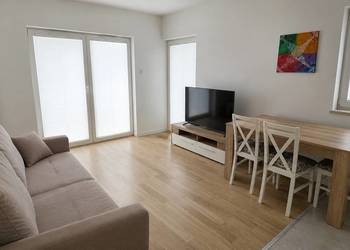 2 pokoje blisko kolejki SKM i Olivia Business Centre