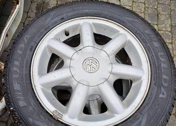Kola 4 sztuki VW golf z oponami zimowe
