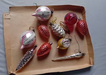 Sprzedam zestaw 11 bombek choinkowych z PRL. Lata 50-e do 70-ych.
