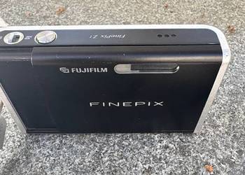 Aparat fotograficzny cyfrowy FUJIFILM FinePix Z1 stacja dokująca