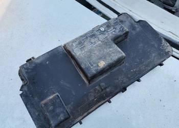 Pokrywka skrzynki bezpieczników Audi 80 B4