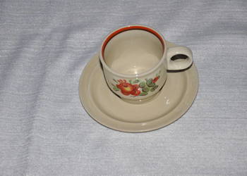 Filiżanka porcelitowa ze wzorem z Pruszkowa PRL