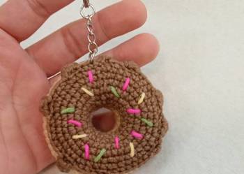 Donut wykonany na szydełku brelok zawieszka