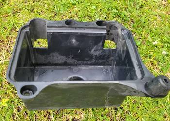 SCHOWEK  AKUMULATORA  na akumulator SUZUKI BURGMAN 250,400 99-02