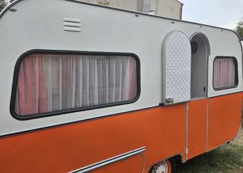 Przyczepa kempingowa, retro , toaleta , zarejestrowana, sucha , piękna