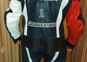 Kombinezon męski jednoczęściowy.