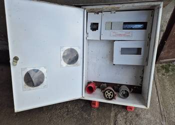 Rozdzielnia skrzynka elektryczna