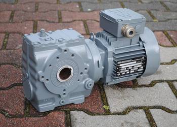 Motoreduktor kątowy 0.37kw. 48obr./min.. FIRMY SEW.