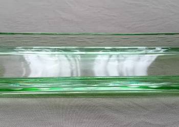 Zielona tacka z zestawu na toaletkę. Niemcy, około połowy XX w.