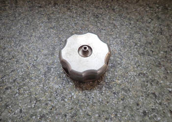 KOREK ALUMINIOWY WLEWU PALIWA ZBIORNIKA KTM EXC SX SXF 450 525 400 MXC